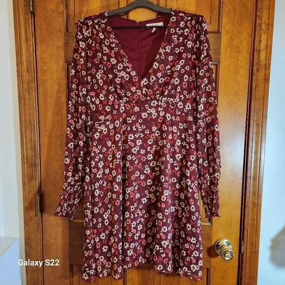 BCBGeneration Deep V neck Skater dress women's size L - Picture 5 of 11